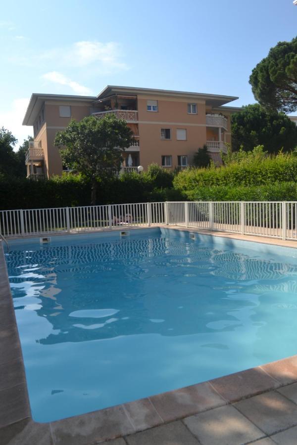 Appartement Tranquille Avec Jardin Et Piscine Fréjus Exteriér fotografie